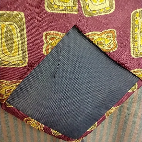 VINTAGE BURBERRYS OF LONDON SILK TIE - Picture 5 of 7